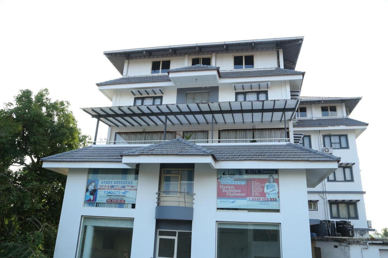 Hazmi Inn Perintalmanna Zewnętrze zdjęcie